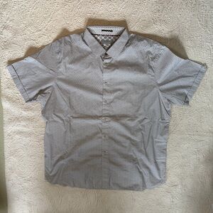 New Men’s Ted Baker Gray Short Sleeve Button-Down Shirt - size 7 (2Xl -3XL)